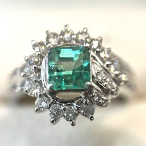 Pt900 エメラルド メレダイヤ リング